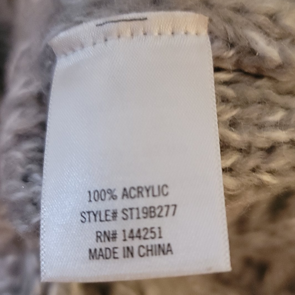 Francesca's sweater - Picture 7 of 7